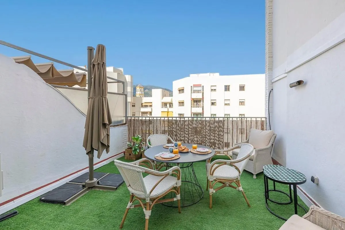 Modern 1 Bedroom Apartment, Steps From The Sea & Downtown Marbella Spanje
