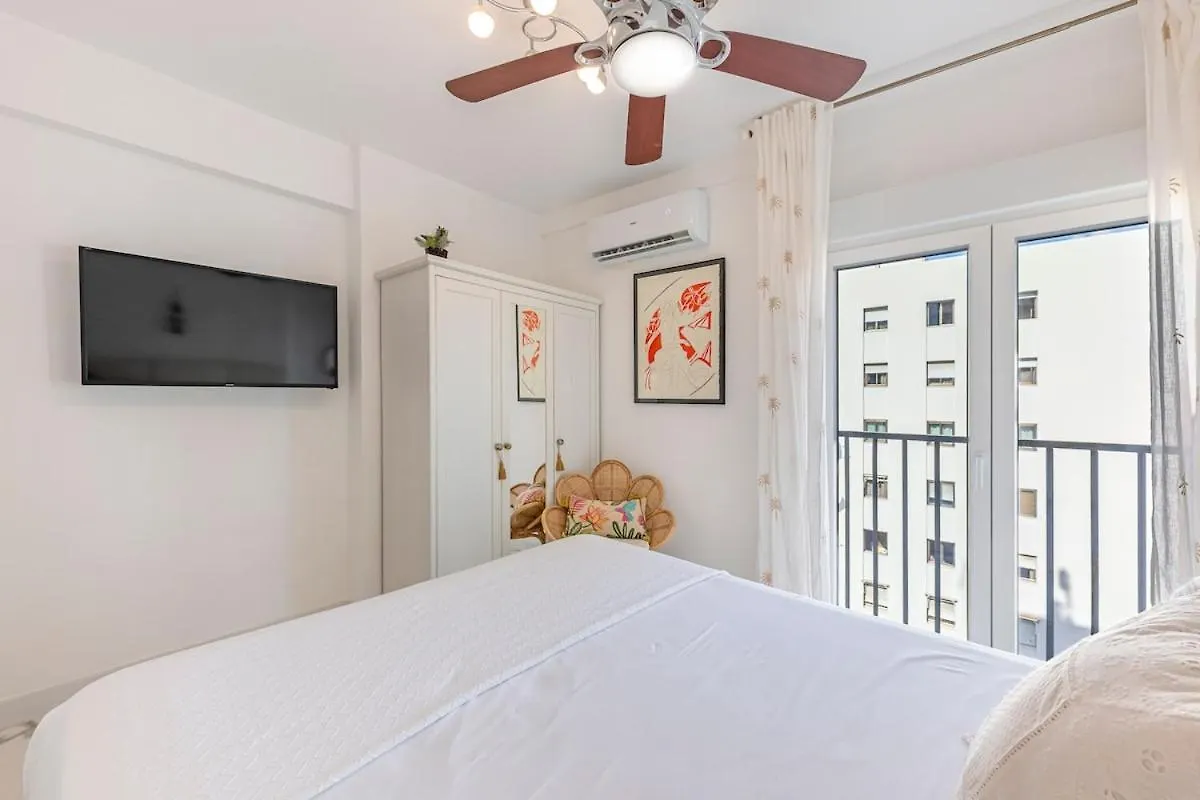 Modern 1 Bedroom Apartment, Steps From The Sea & Downtown Marbella 0*,  Spanje