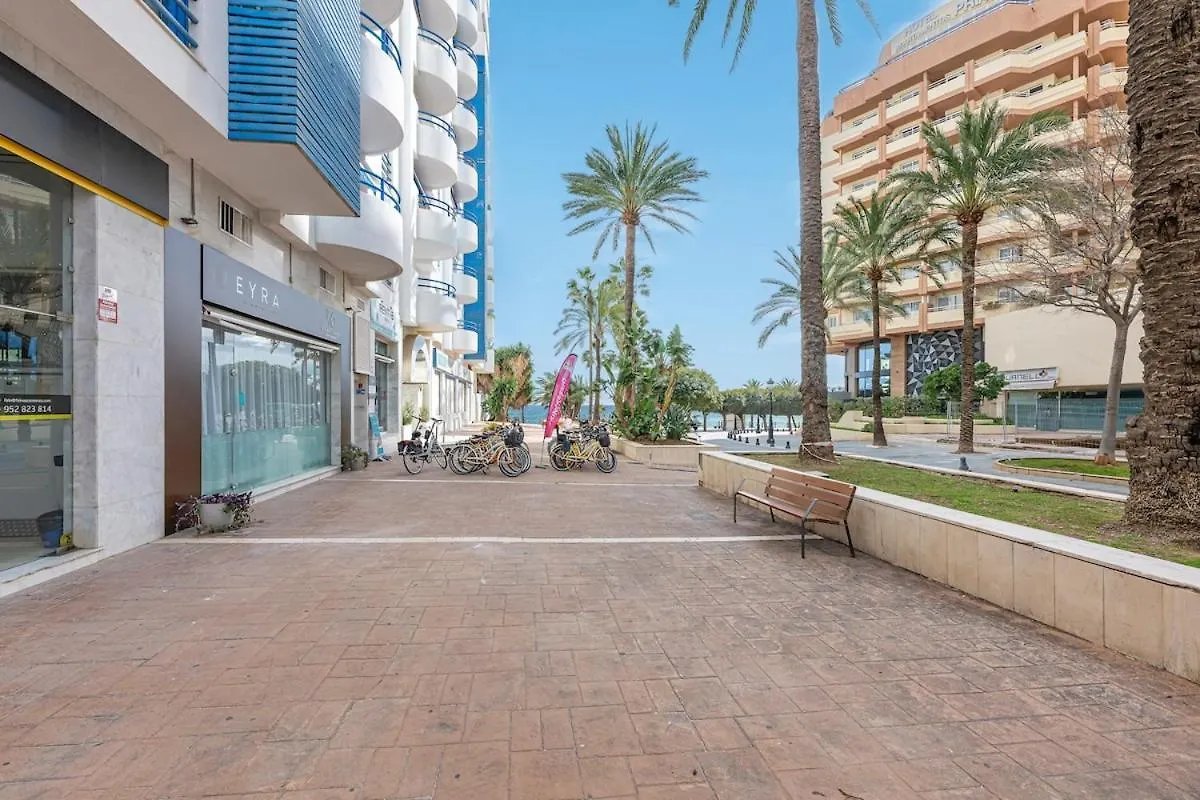Modern 1 Bedroom Apartment, Steps From The Sea & Downtown Marbella Appartement