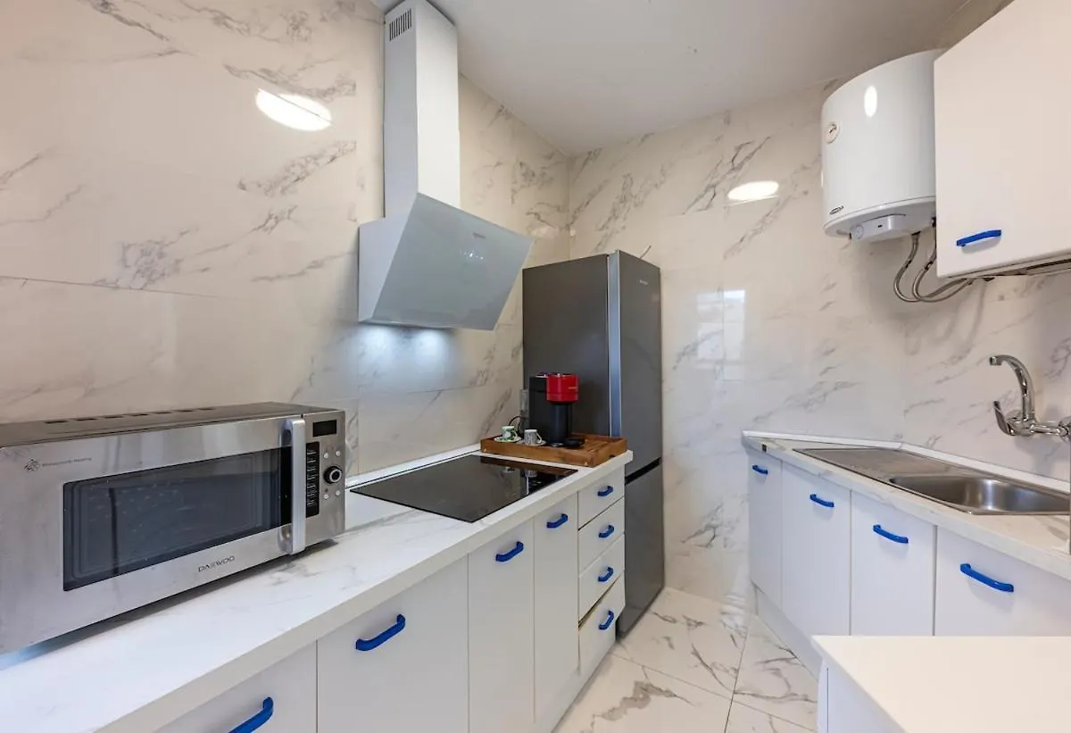 Appartement Modern 1 Bedroom Apartment, Steps From The Sea & Downtown Marbella Spanje